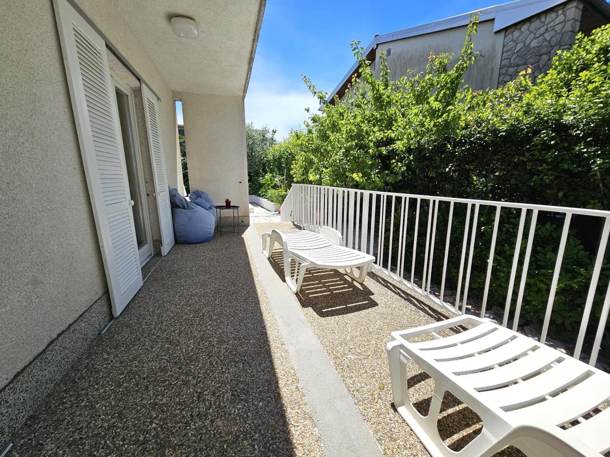 Apartments Mirko Malinska Exterior photo